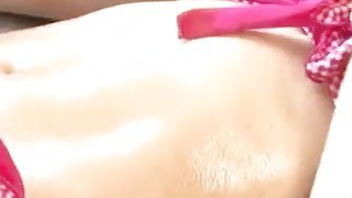 今晚约了个花裙妹子，穿上黑丝撕裆口交舔弄，骑乘后入猛操呻吟大声非常诱人